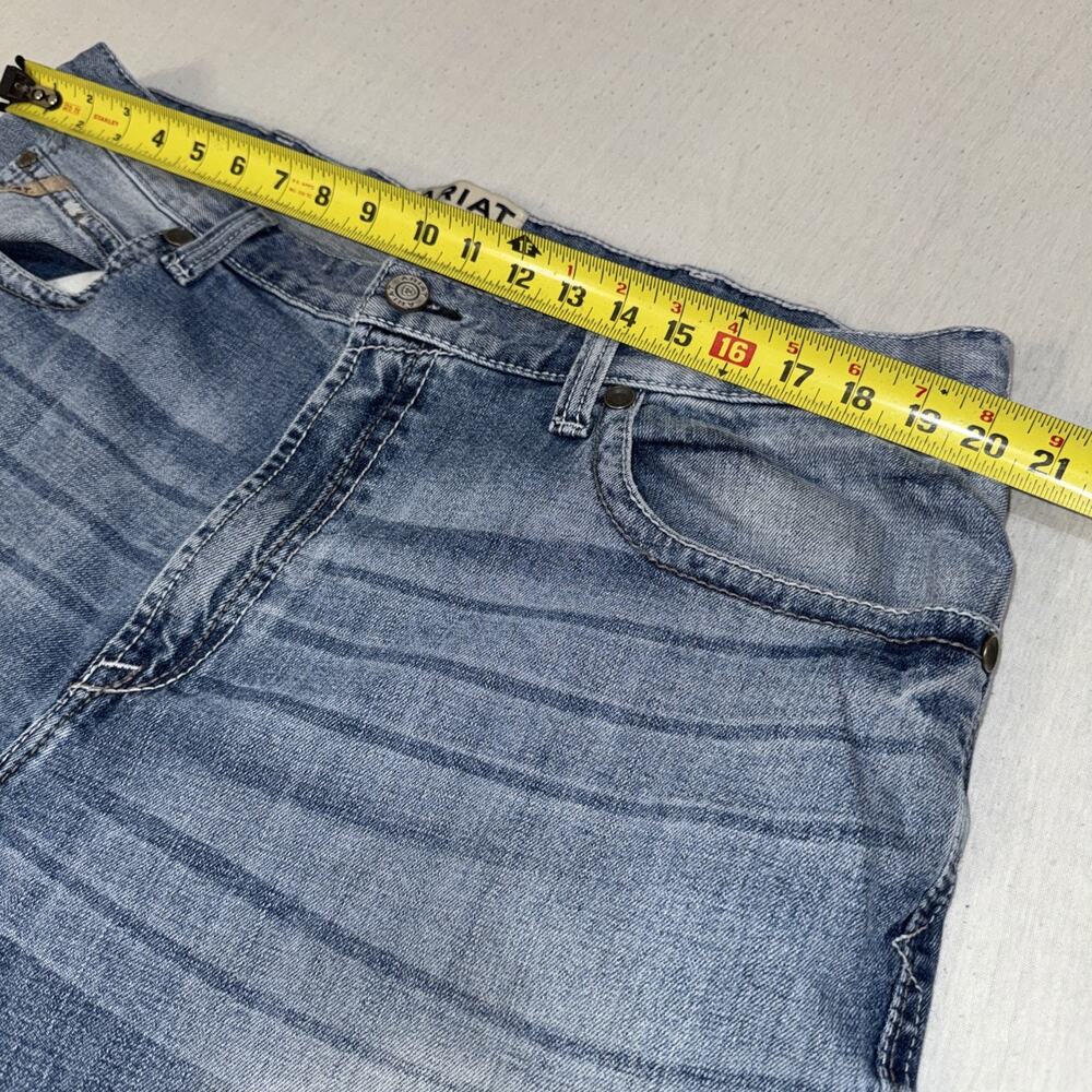 Ariat Men's M2 Traditional Relaxed Boot Cut Jeans 40x34 Medium Wash Denim EUC - Picture 3 of 9